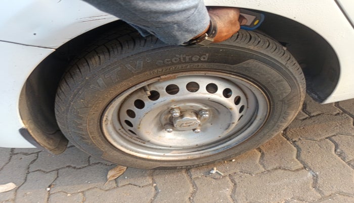 2016 Hyundai Xcent S 1.1 CRDI, Diesel, Manual, 1,10,120 km, tyre