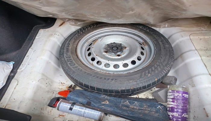 2016 Hyundai Xcent S 1.1 CRDI, Diesel, Manual, 1,10,120 km, tyre