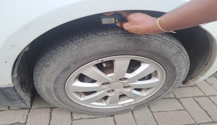 2010 Maruti Swift ZXI, Petrol, Manual, 1,02,621 km, tyre