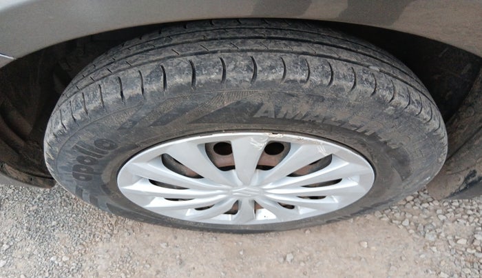 2016 Maruti Swift Dzire VXI, Petrol, Manual, 1,09,189 km, tyre