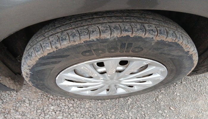 2016 Maruti Swift Dzire VXI, Petrol, Manual, 1,09,189 km, tyre