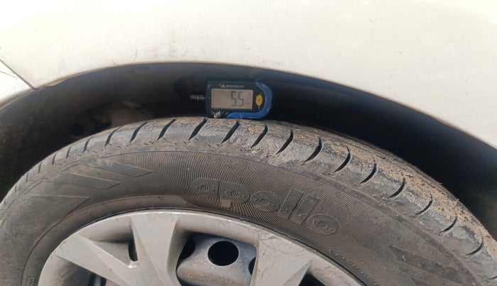 2016 Hyundai Grand i10 SPORTZ 1.2 KAPPA VTVT, Petrol, Manual, 2,43,119 km, tyre