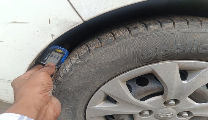 2016 Hyundai Grand i10 SPORTZ 1.2 KAPPA VTVT, Petrol, Manual, 2,43,119 km, tyre