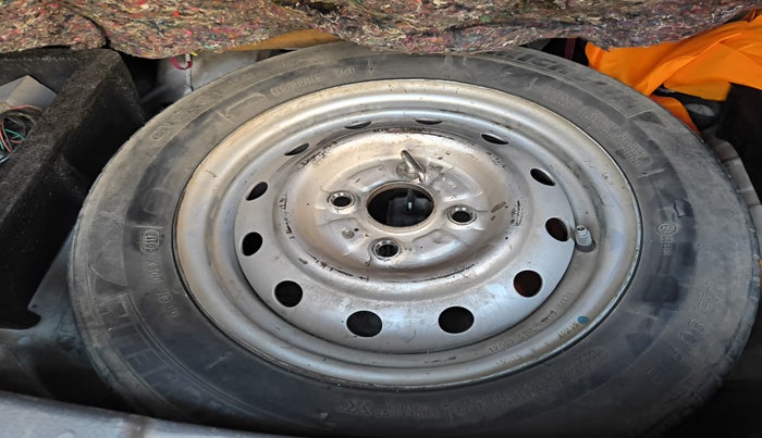 2012 Maruti Wagon R 1.0 LXI, Petrol, Manual, 1,68,580 km, tyre