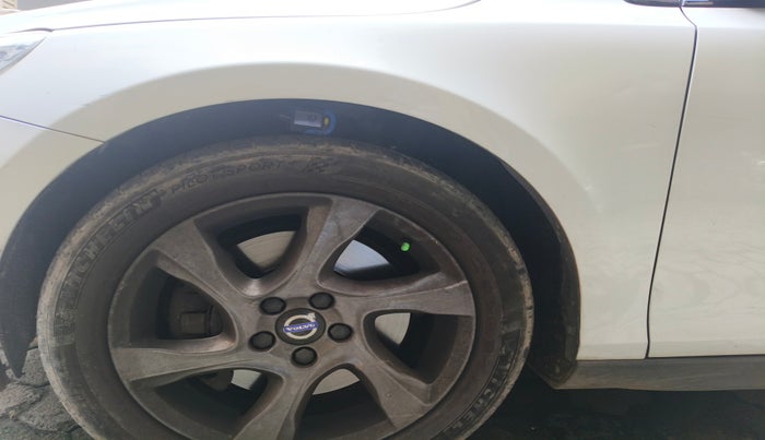 2016 Volvo V40 Cross Country D3, Diesel, Automatic, 86,191 km, tyre