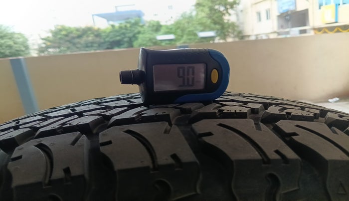 2021 Mahindra Thar LX D AT 4WD HT, Diesel, Automatic, 89,458 km, tyre