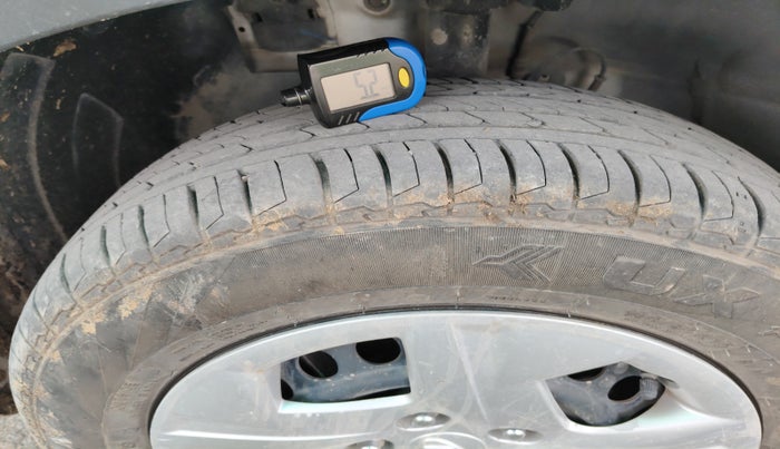 2022 Hyundai VENUE S+ 1.2, Petrol, Manual, 71,975 km, tyre