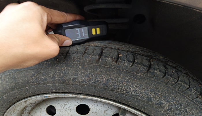 2011 Maruti Wagon R 1.0 LXI, Petrol, Manual, 40,920 km, tyre