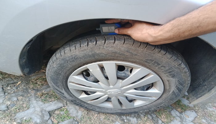 2014 Datsun Go T, Petrol, Manual, 1,47,070 km, tyre