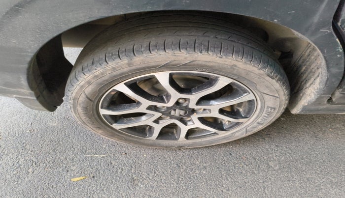 2022 Maruti XL6 ALPHA PLUS AT, Petrol, Automatic, 67,092 km, tyre