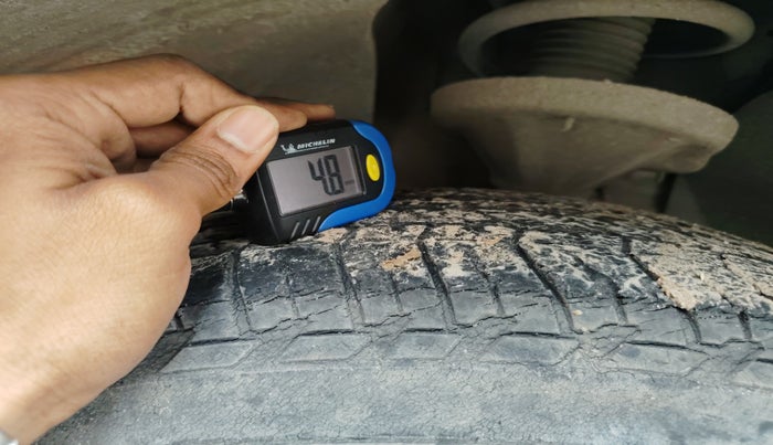 2016 Mahindra XUV500 W6, Diesel, Manual, 1,06,182 km, tyre