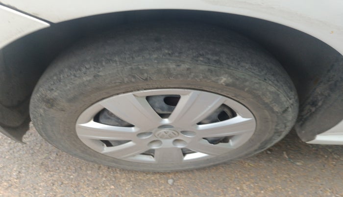 2012 Volkswagen Polo COMFORTLINE 1.2L, Diesel, Manual, 1,23,358 km, tyre