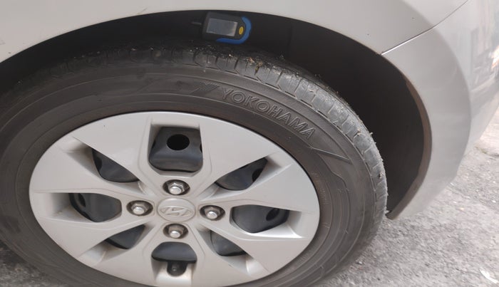 2014 Hyundai Xcent S 1.2, Petrol, Manual, 1,75,198 km, tyre