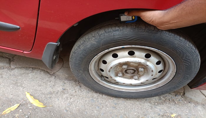 2013 Maruti Wagon R 1.0 LXI CNG, Petrol, Manual, 84,139 km, tyre