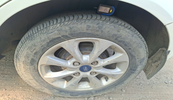 2011 Ford Figo TITANIUM 1.2 PETROL, Petrol, Manual, 74,000 km, tyre