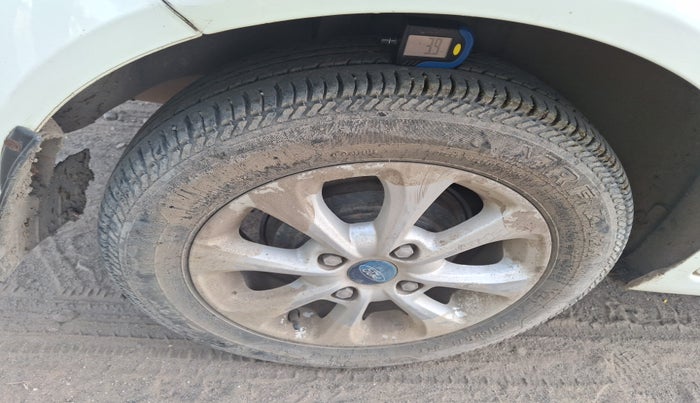 2011 Ford Figo TITANIUM 1.2 PETROL, Petrol, Manual, 74,000 km, tyre