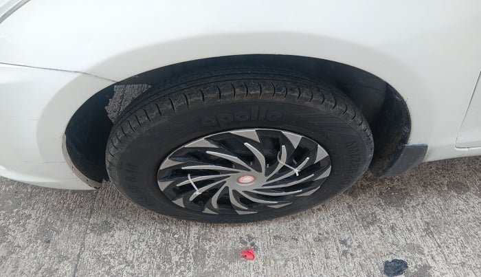 2016 Maruti Swift VDI, Diesel, Manual, 1,83,807 km, tyre