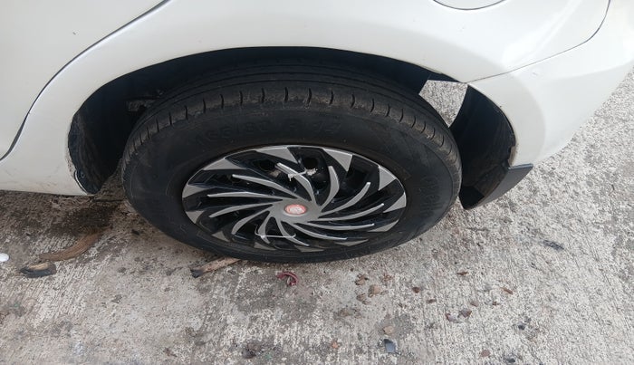 2016 Maruti Swift VDI, Diesel, Manual, 1,83,807 km, tyre