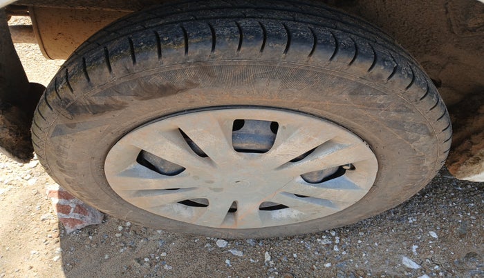 2013 Chevrolet Sail UVA 1.3 LS, Diesel, Manual, 1,78,637 km, tyre