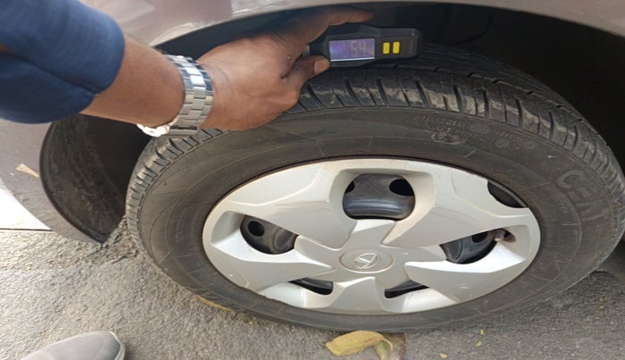 2017 Tata TIGOR XT PETROL, Petrol, Manual, 1,21,929 km, tyre