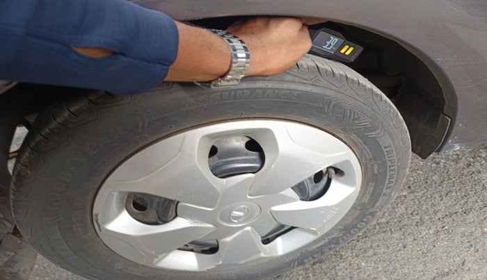 2017 Tata TIGOR XT PETROL, Petrol, Manual, 1,21,929 km, tyre