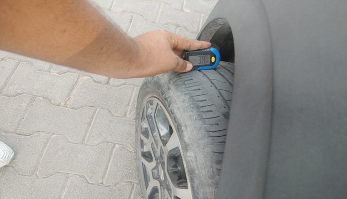 2022 Maruti XL6 ZETA MT, Petrol, Manual, 52,809 km, tyre