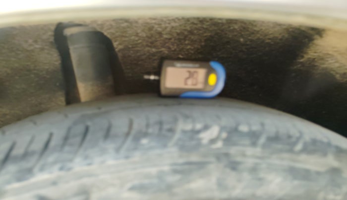 2016 Maruti Baleno DELTA PETROL 1.2, Petrol, Manual, 99,858 km, tyre