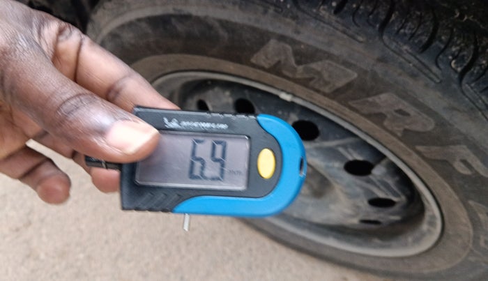 2013 Maruti Swift Dzire VDI, Diesel, Manual, 2,43,687 km, tyre