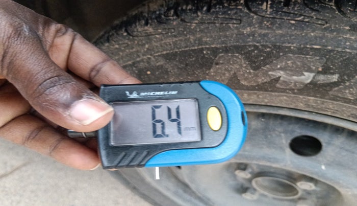 2013 Maruti Swift Dzire VDI, Diesel, Manual, 2,43,687 km, tyre