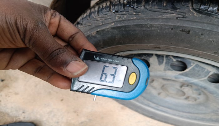 2013 Maruti Swift Dzire VDI, Diesel, Manual, 2,43,687 km, tyre