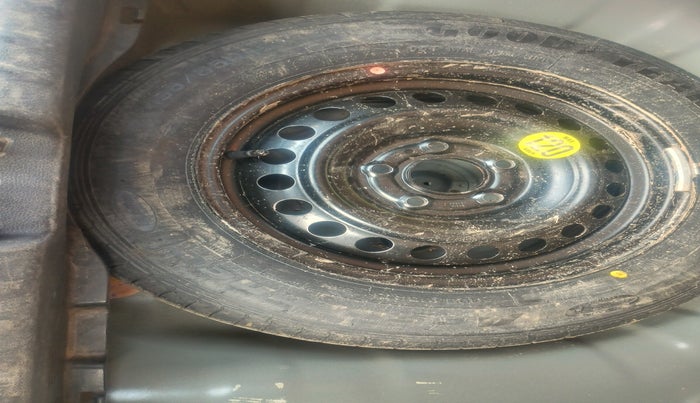 2021 KIA SONET HTK PLUS 1.0 IMT, Petrol, Manual, 62,364 km, tyre