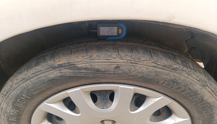 2011 Hyundai i20 MAGNA (O) 1.2, Petrol, Manual, 1,10,400 km, tyre