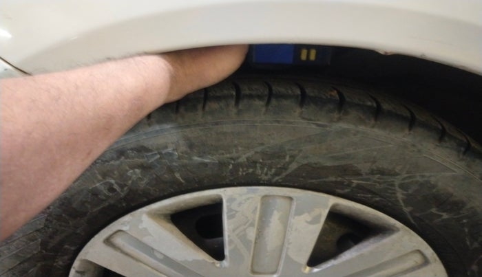 2011 Ford Figo TITANIUM 1.4 DIESEL, Diesel, Manual, 1,71,348 km, tyre