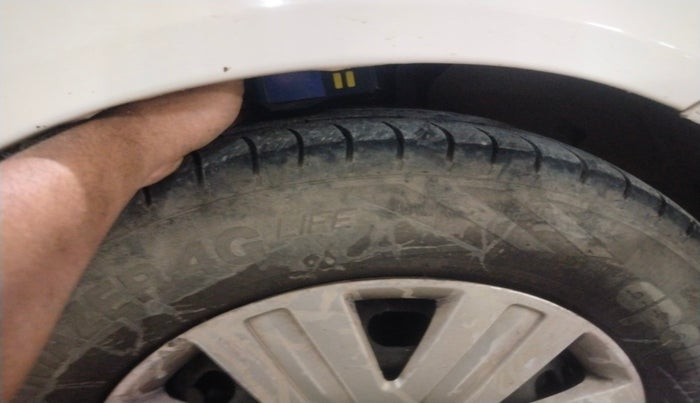 2011 Ford Figo TITANIUM 1.4 DIESEL, Diesel, Manual, 1,71,348 km, tyre