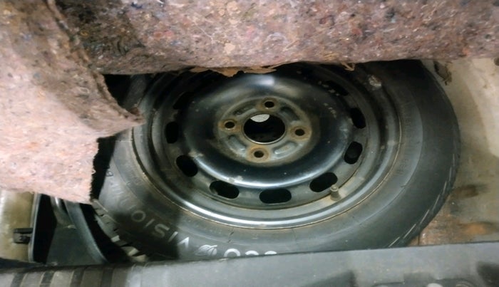 2011 Ford Figo TITANIUM 1.4 DIESEL, Diesel, Manual, 1,71,348 km, tyre