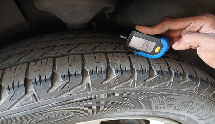 2012 Mahindra XUV500 W8, Diesel, Manual, 84,129 km, tyre