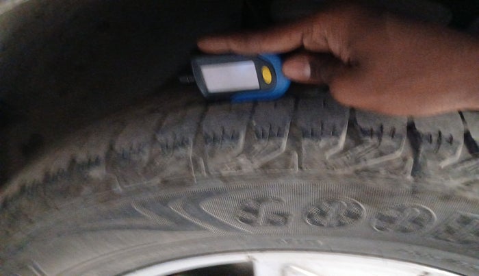 2012 Mahindra XUV500 W8, Diesel, Manual, 84,129 km, tyre