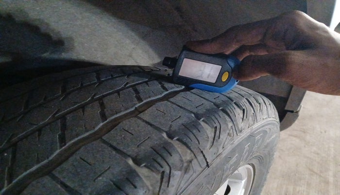 2012 Mahindra XUV500 W8, Diesel, Manual, 84,129 km, tyre