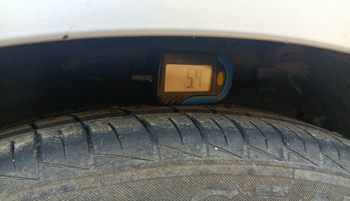 2013 Hyundai Eon ERA +, Petrol, Manual, 36,534 km, tyre