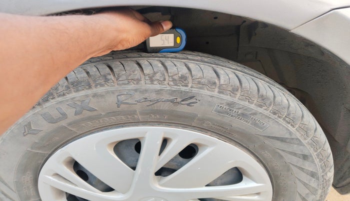 2014 Maruti Swift VXI, Petrol, Manual, 80,586 km, tyre