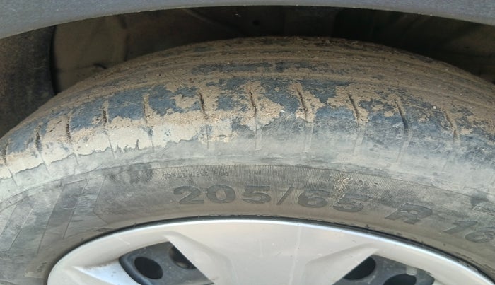 2019 Hyundai Creta E PLUS 1.4 DIESEL, Diesel, Manual, 1,44,174 km, tyre