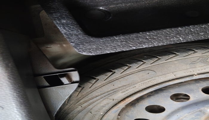 2016 Maruti Wagon R 1.0 VXI AMT, Petrol, Automatic, 25,403 km, tyre