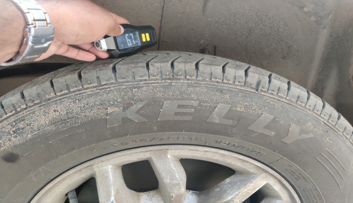 2016 Mahindra TUV300 T8 AMT, Diesel, Automatic, 50,733 km, tyre