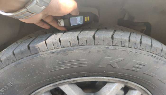 2016 Mahindra TUV300 T8 AMT, Diesel, Automatic, 50,733 km, tyre