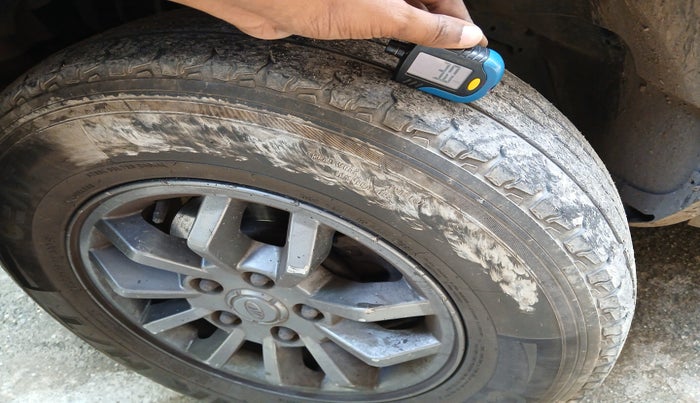 2018 Mahindra TUV300 T10 DUAL TONE, Diesel, Manual, 78,150 km, tyre