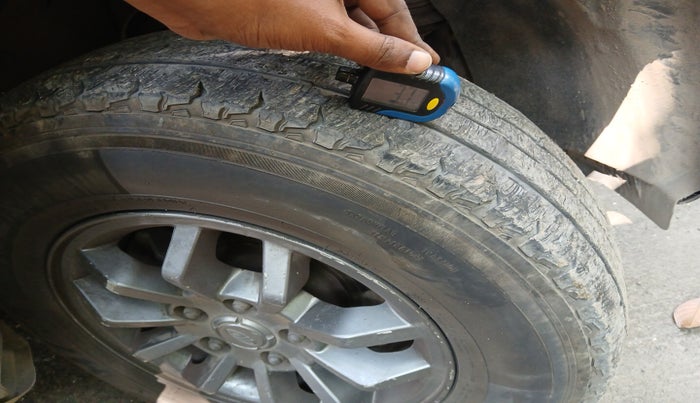 2018 Mahindra TUV300 T10 DUAL TONE, Diesel, Manual, 78,150 km, tyre