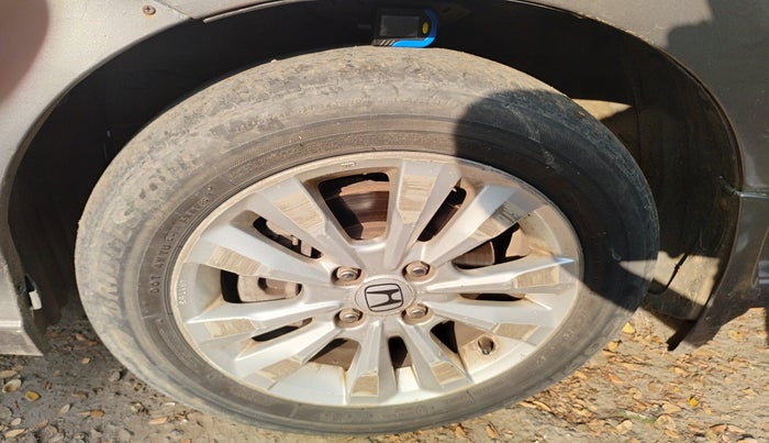 2012 Honda City 1.5L I-VTEC V AT, Petrol, Automatic, 1,20,038 km, tyre