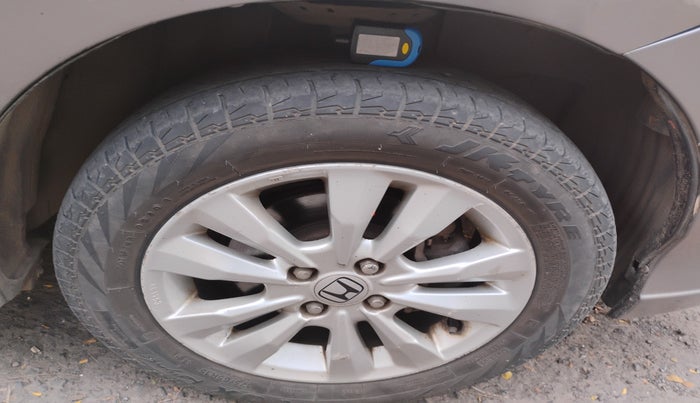 2012 Honda City 1.5L I-VTEC V AT, Petrol, Automatic, 1,20,038 km, tyre