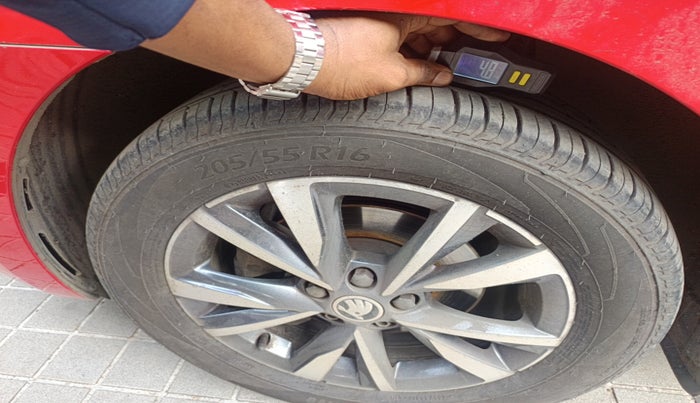 2022 Skoda SLAVIA STYLE 1.0L TSI AT, Petrol, Automatic, 34,632 km, tyre