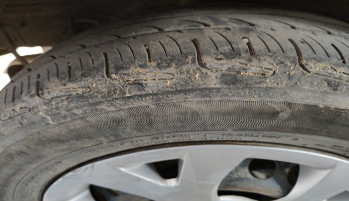 2016 Hyundai Grand i10 SPORTZ 1.1 CRDI, Diesel, Manual, 91,668 km, tyre